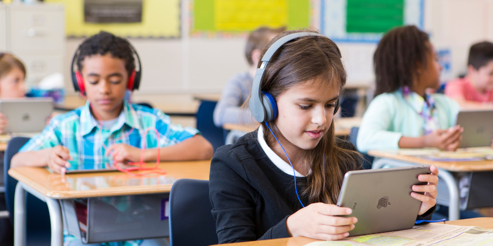 Students Using SWO Students Using Studies Weekly Online