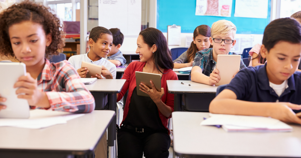 Tech_in_the_classroom-1024×538 Studies weekly teacher using tablets in classroom