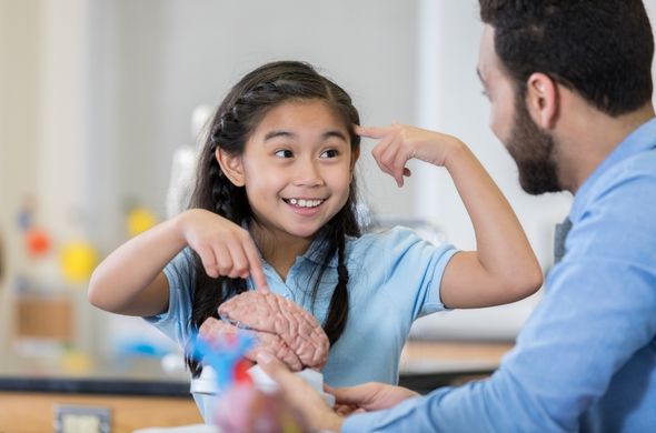 Student learning about her brain and mental health