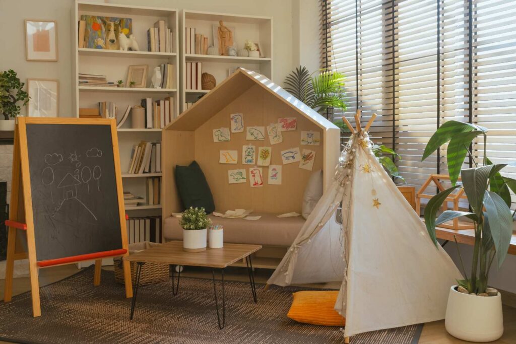 Comfortable space (1) Cozy learning corner with a tent and couch